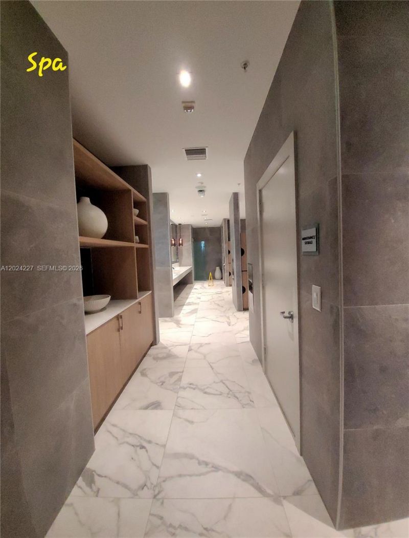 90 SW 3rd St, Unit 2208, Miami, FL 33130 Photo