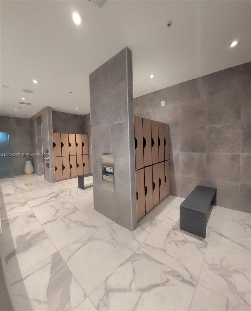 90 SW 3rd St, Unit 2208, Miami, FL 33130 Photo