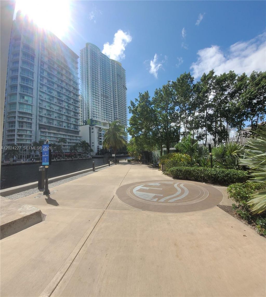 90 SW 3rd St, Unit 2208, Miami, FL 33130 Photo