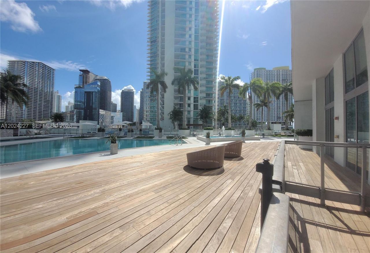 90 SW 3rd St, Unit 2208, Miami, FL 33130 Photo