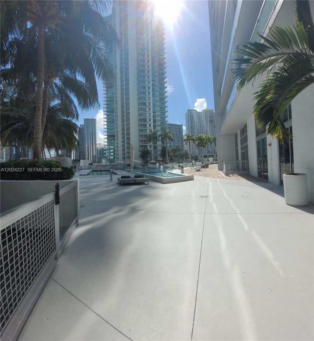 90 SW 3rd St, Unit 2208, Miami, FL 33130 Photo