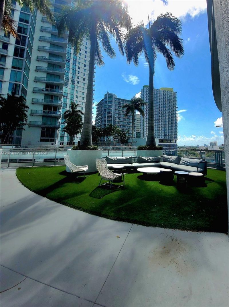 90 SW 3rd St, Unit 2208, Miami, FL 33130 Photo