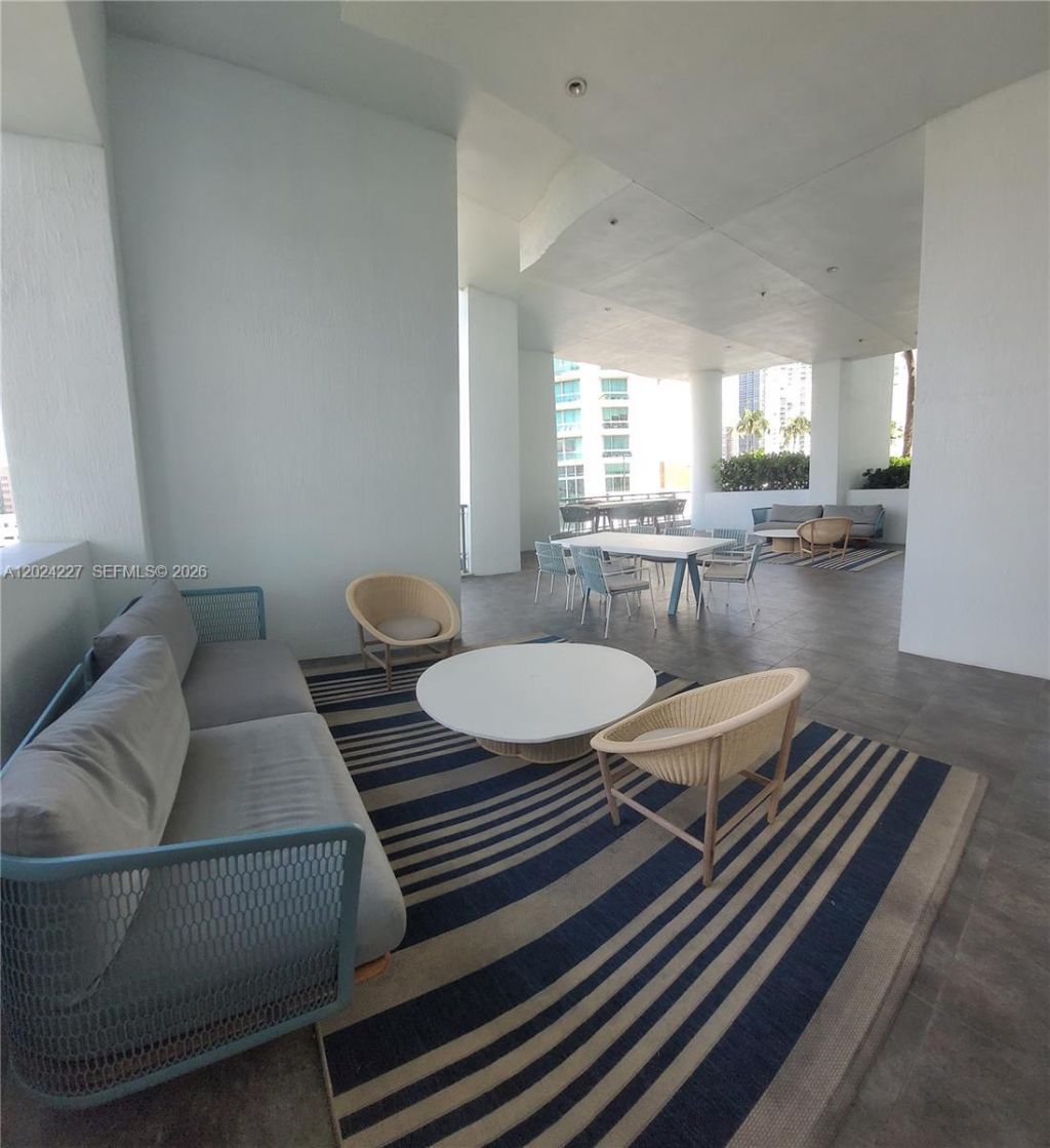 90 SW 3rd St, Unit 2208, Miami, FL 33130 Photo