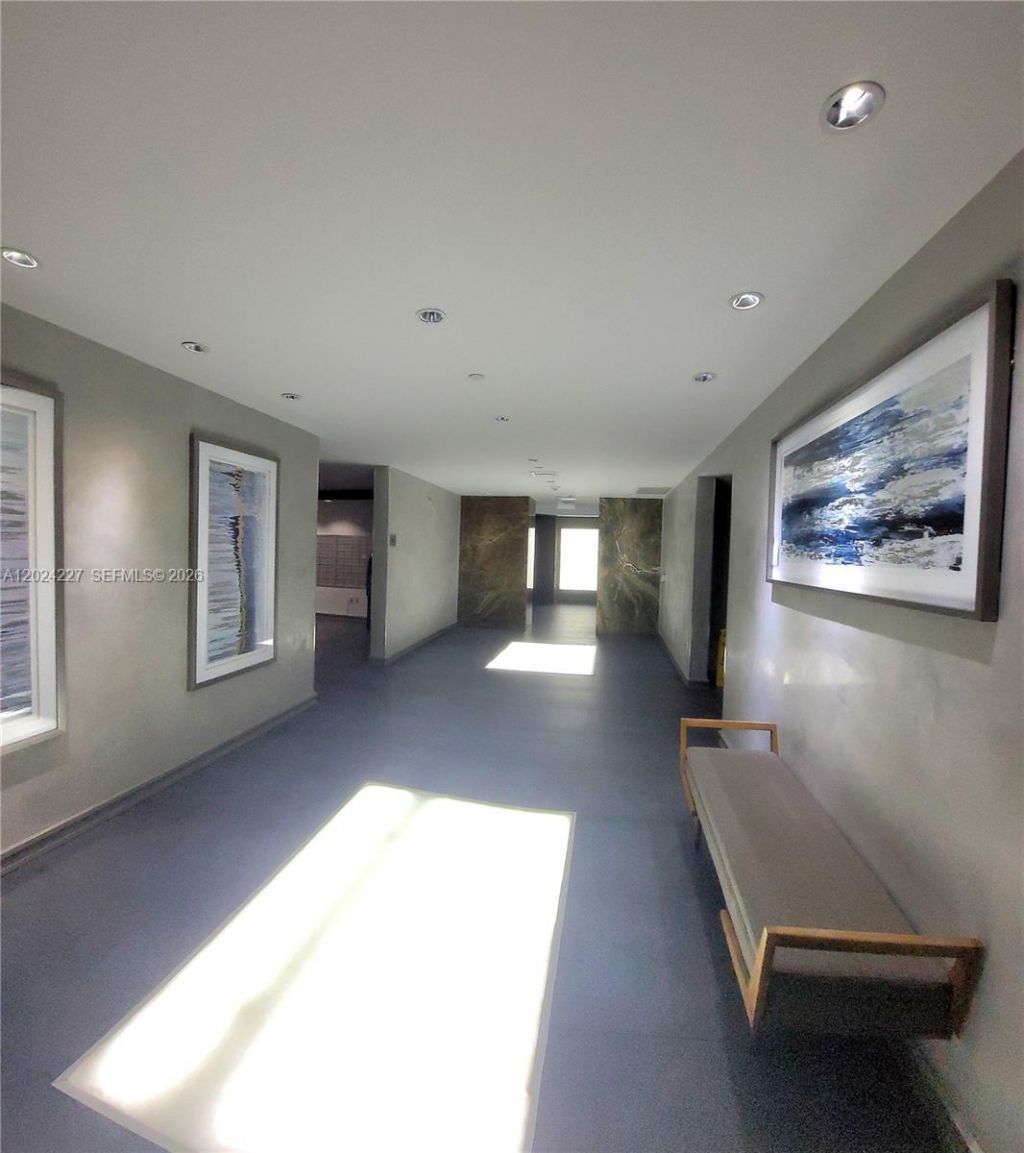 90 SW 3rd St, Unit 2208, Miami, FL 33130 Photo