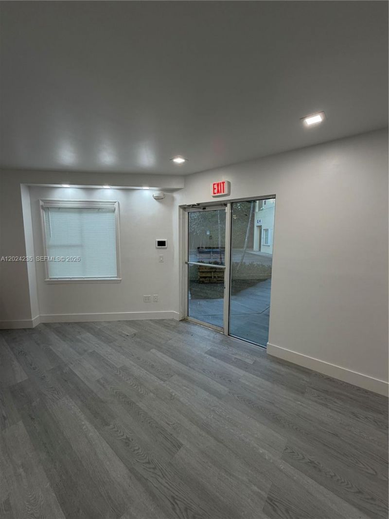 9450 NW 58th St , Unit 3, Doral, FL 33178 Photo