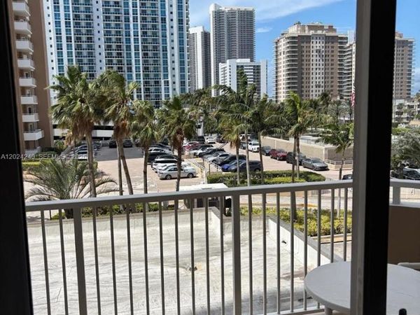 1985 S Ocean Dr, Unit 3B, Hallandale Beach, FL 33009