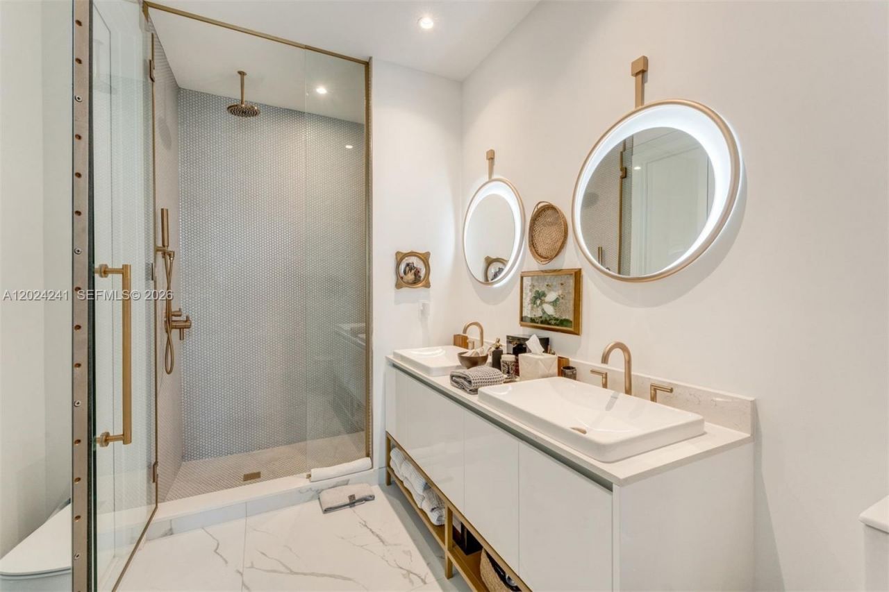 2655 S Bayshore Dr, Unit 807, Miami, FL 33133 Photo