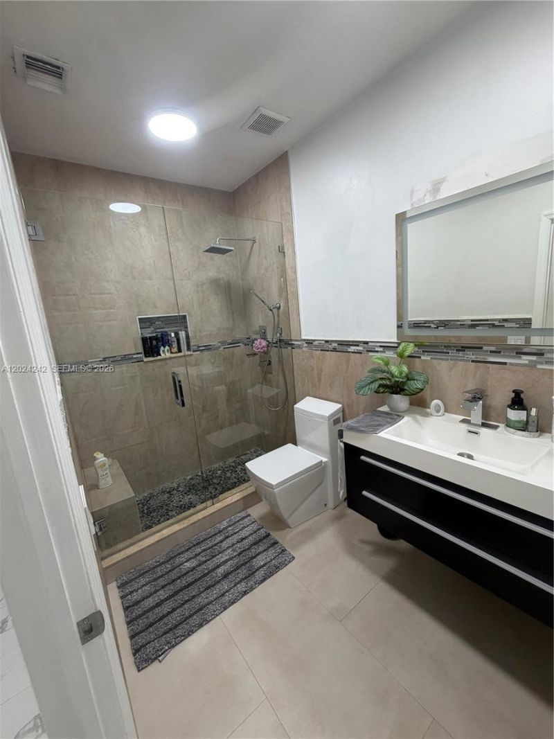 16911 NW 87th Ct, Miami Lakes, FL 33018 Photo
