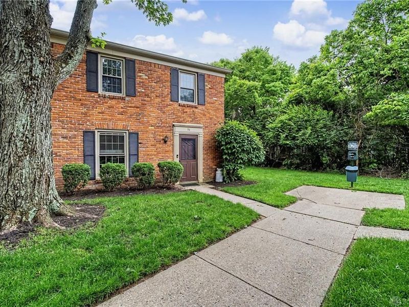 76 Cranston Court, Centerville, OH 45458 Photo 2