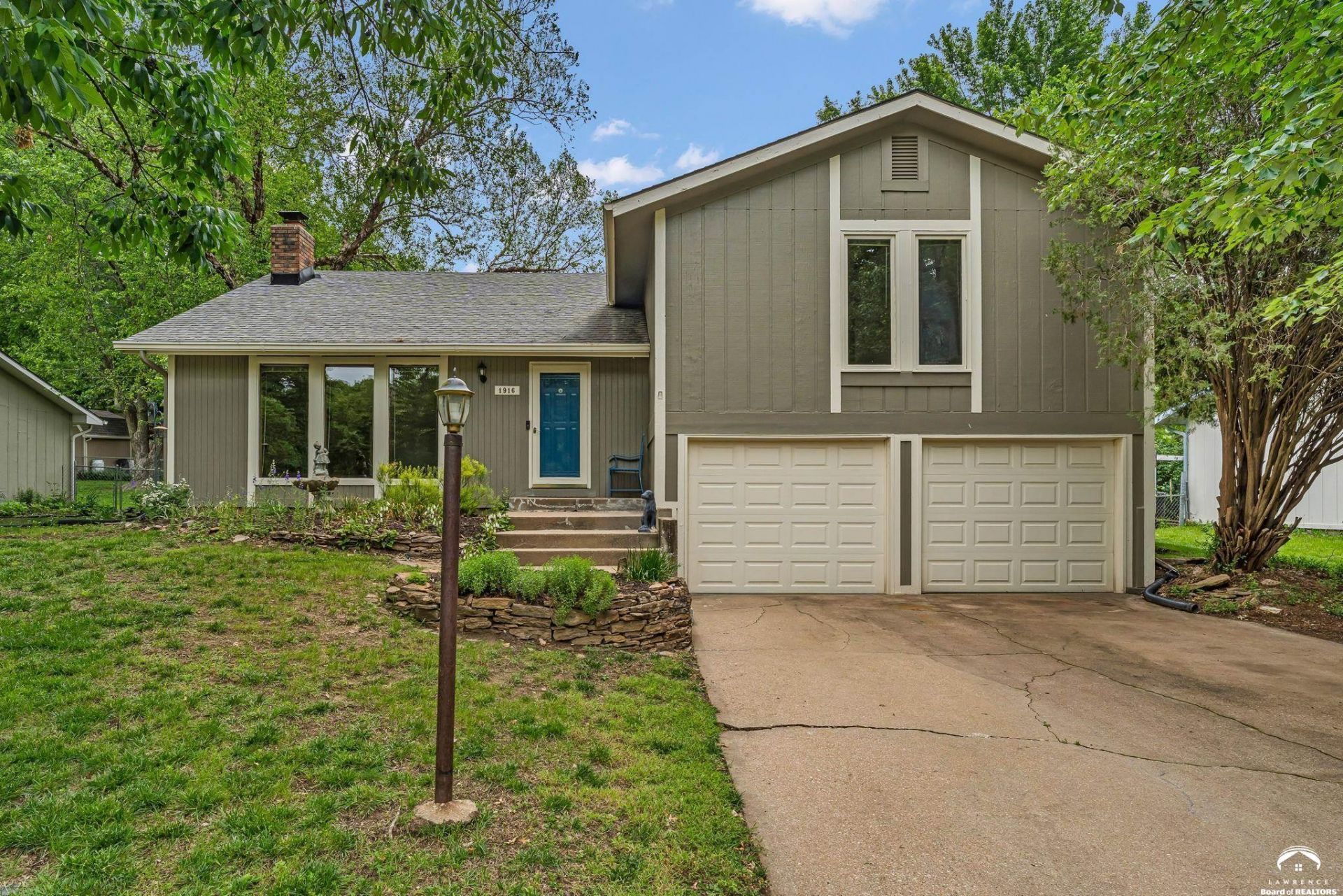 1916 Atchison , Lawrence, KS 66047 Main Photo