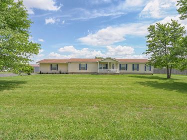 87 Camp Grove Rd Road SE, Washington Court House, OH 43160