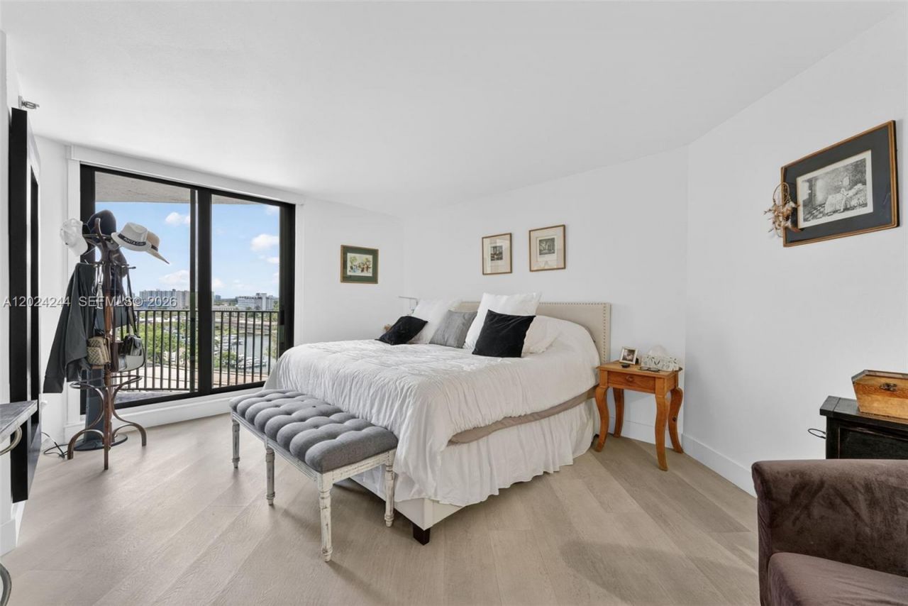 300 Three Islands Blvd , Unit 710, Hallandale Beach, FL 33009 Photo