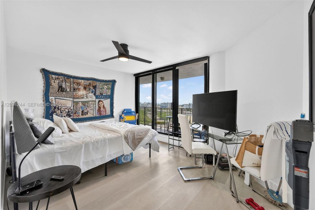 300 Three Islands Blvd , Unit 710, Hallandale Beach, FL 33009 Photo