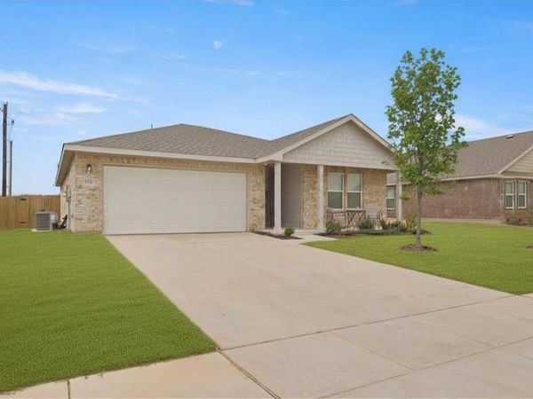 513 Jameson Street, Springtown, TX 76082