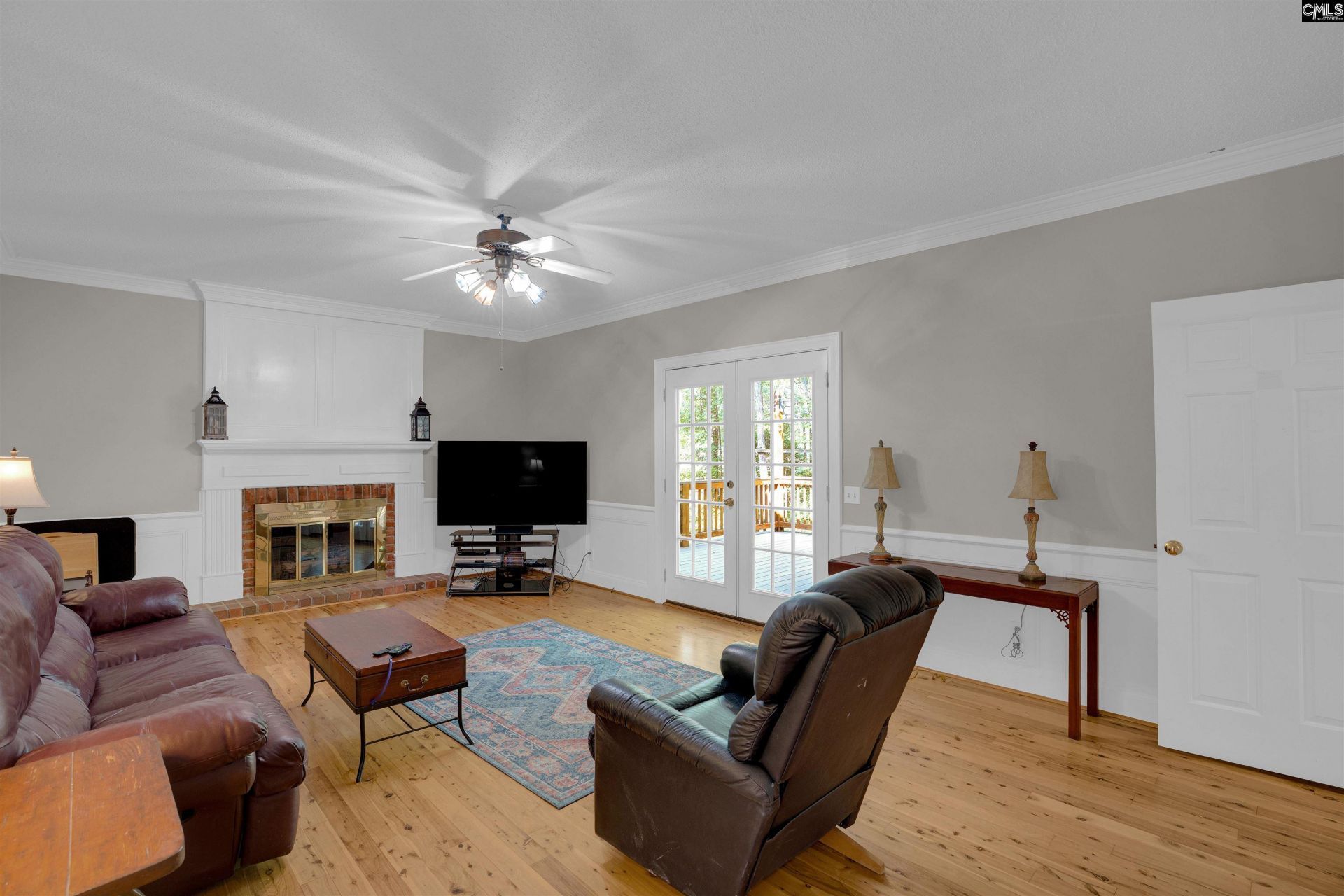827 E Springs Road Photo 12