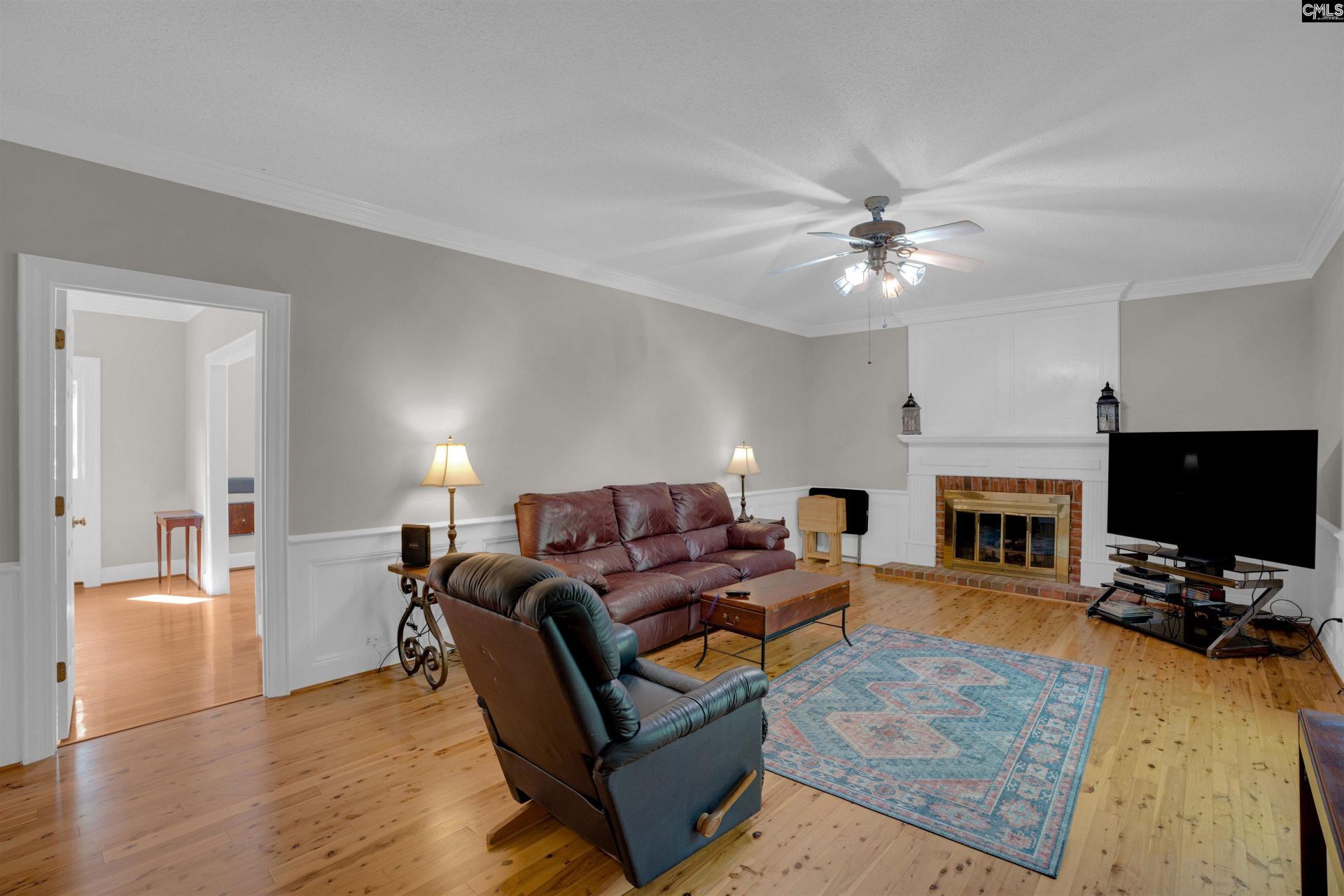 827 E Springs Road Photo 13