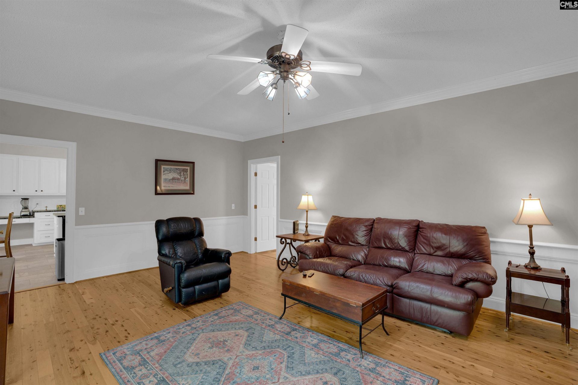 827 E Springs Road Photo 14