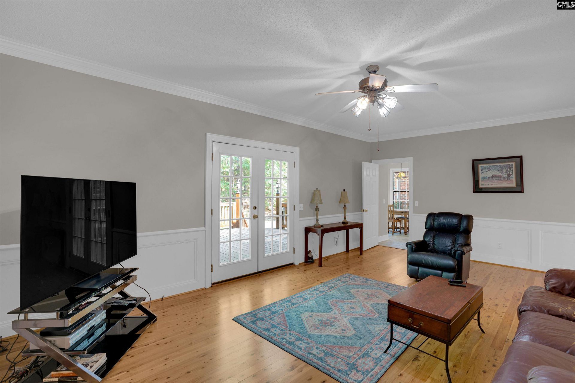 827 E Springs Road Photo 15