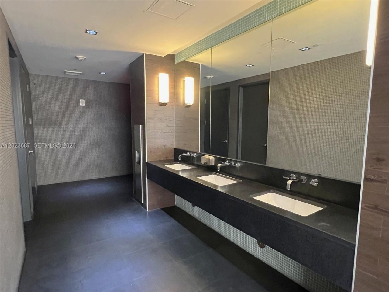 55 SE 6th St, Unit 1506, Miami, FL 33131 Photo