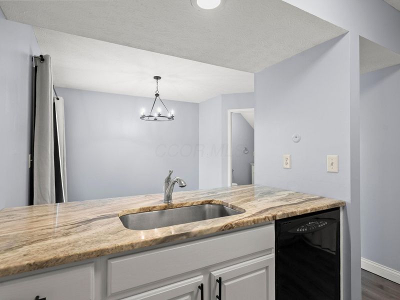 4919 Dublin Falls, Unit C, Columbus, OH 43221 Photo 13