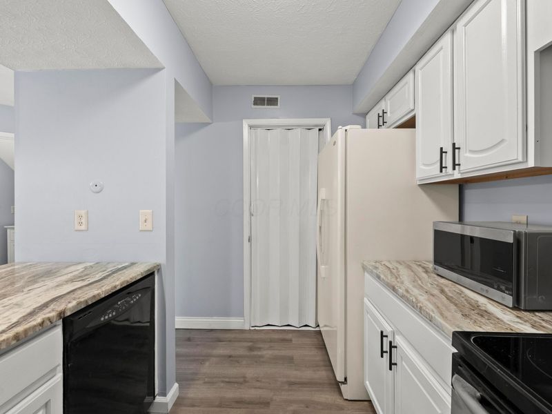 4919 Dublin Falls, Unit C, Columbus, OH 43221 Photo 16