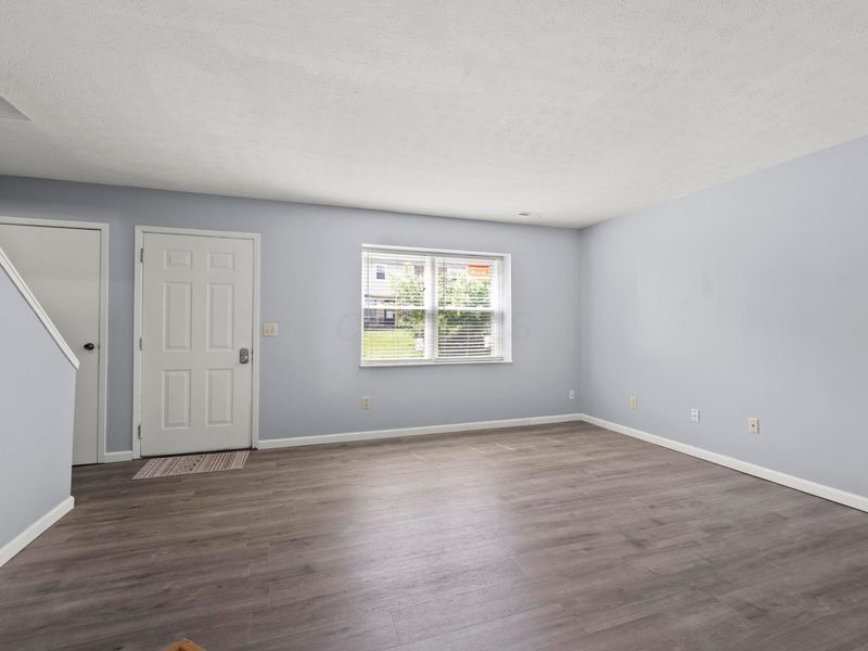 4919 Dublin Falls, Unit C, Columbus, OH 43221 Photo 3