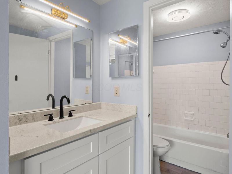 4919 Dublin Falls, Unit C, Columbus, OH 43221 Photo 30