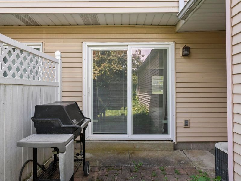 4919 Dublin Falls, Unit C, Columbus, OH 43221 Photo 32