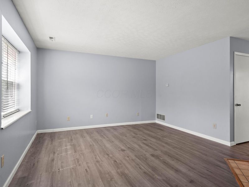 4919 Dublin Falls, Unit C, Columbus, OH 43221 Photo 7
