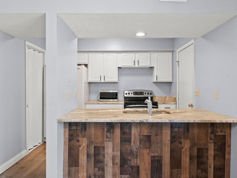 4919 Dublin Falls, Unit C, Columbus, OH 43221 Photo 9