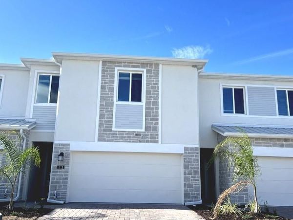 312 NINE IRON DRIVE , DAVENPORT, FL 33896