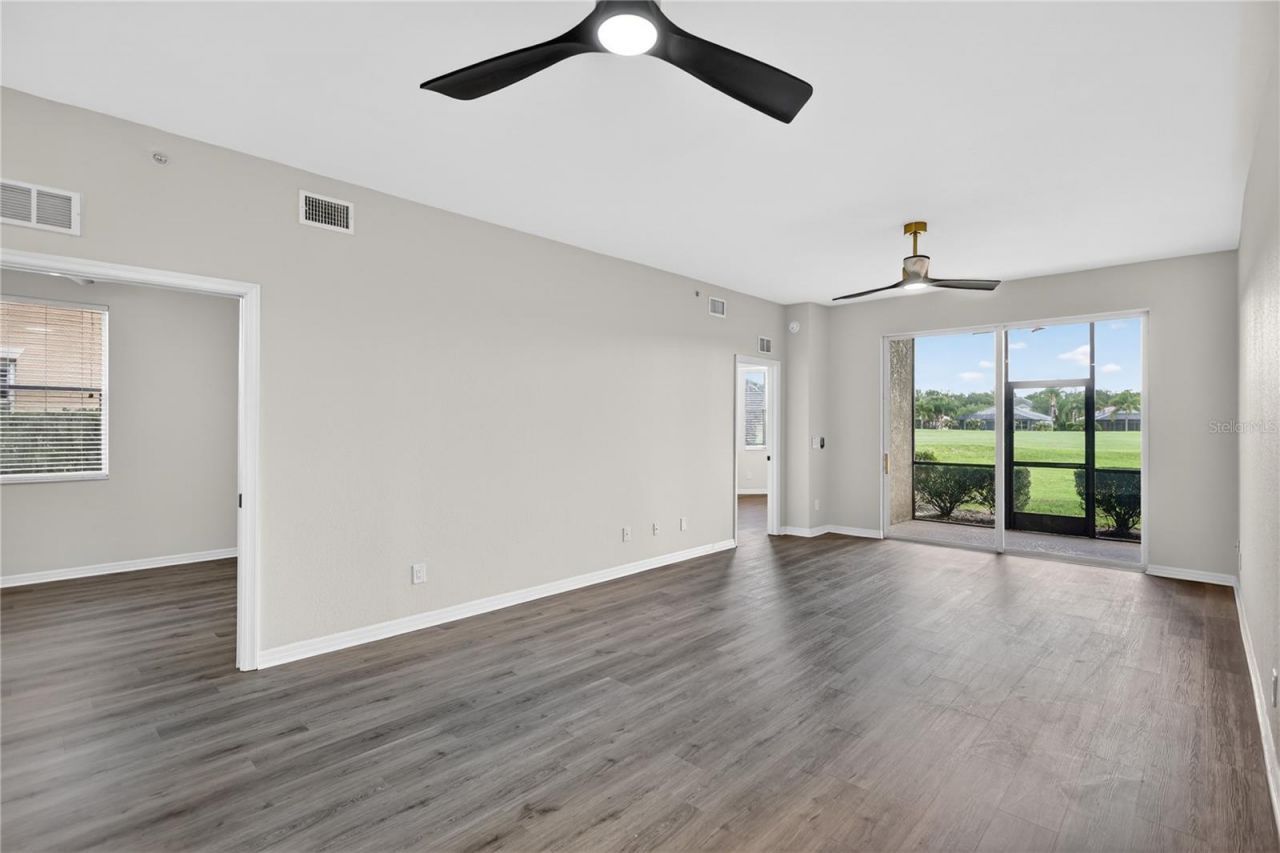 915 Fairwaycove Lane, Unit 101, Bradenton, FL 34212 Photo