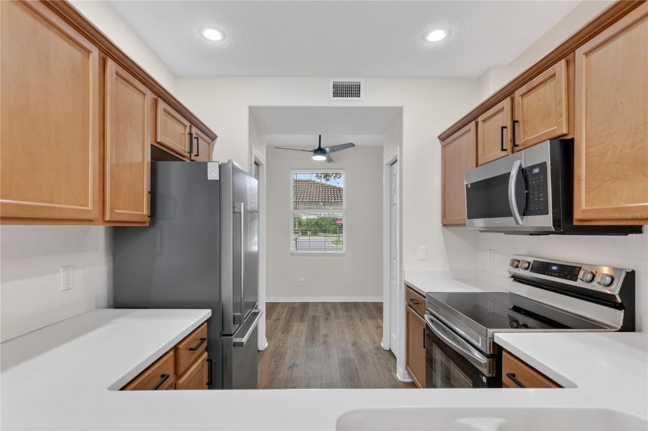915 Fairwaycove Lane, Unit 101, Bradenton, FL 34212 Photo