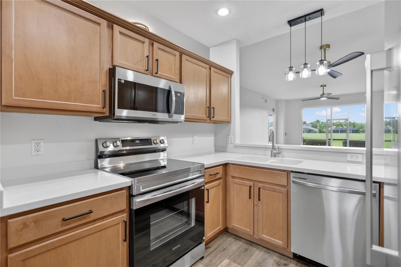 915 Fairwaycove Lane, Unit 101, Bradenton, FL 34212 Photo