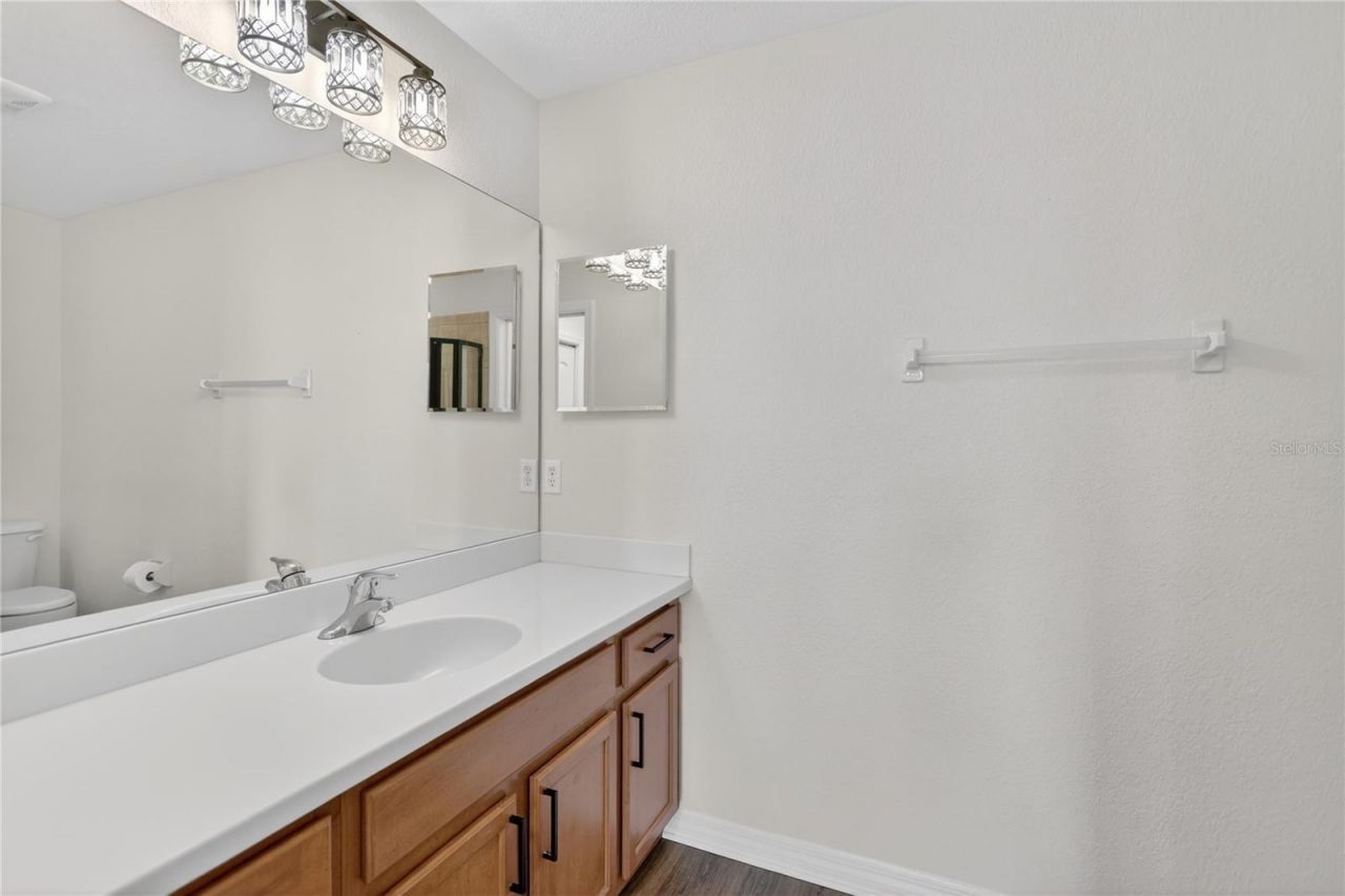915 Fairwaycove Lane, Unit 101, Bradenton, FL 34212 Photo