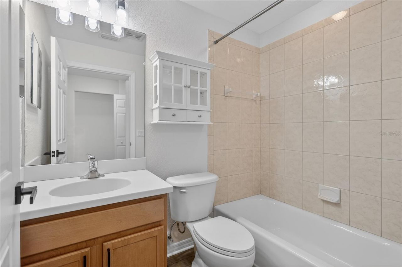 915 Fairwaycove Lane, Unit 101, Bradenton, FL 34212 Photo