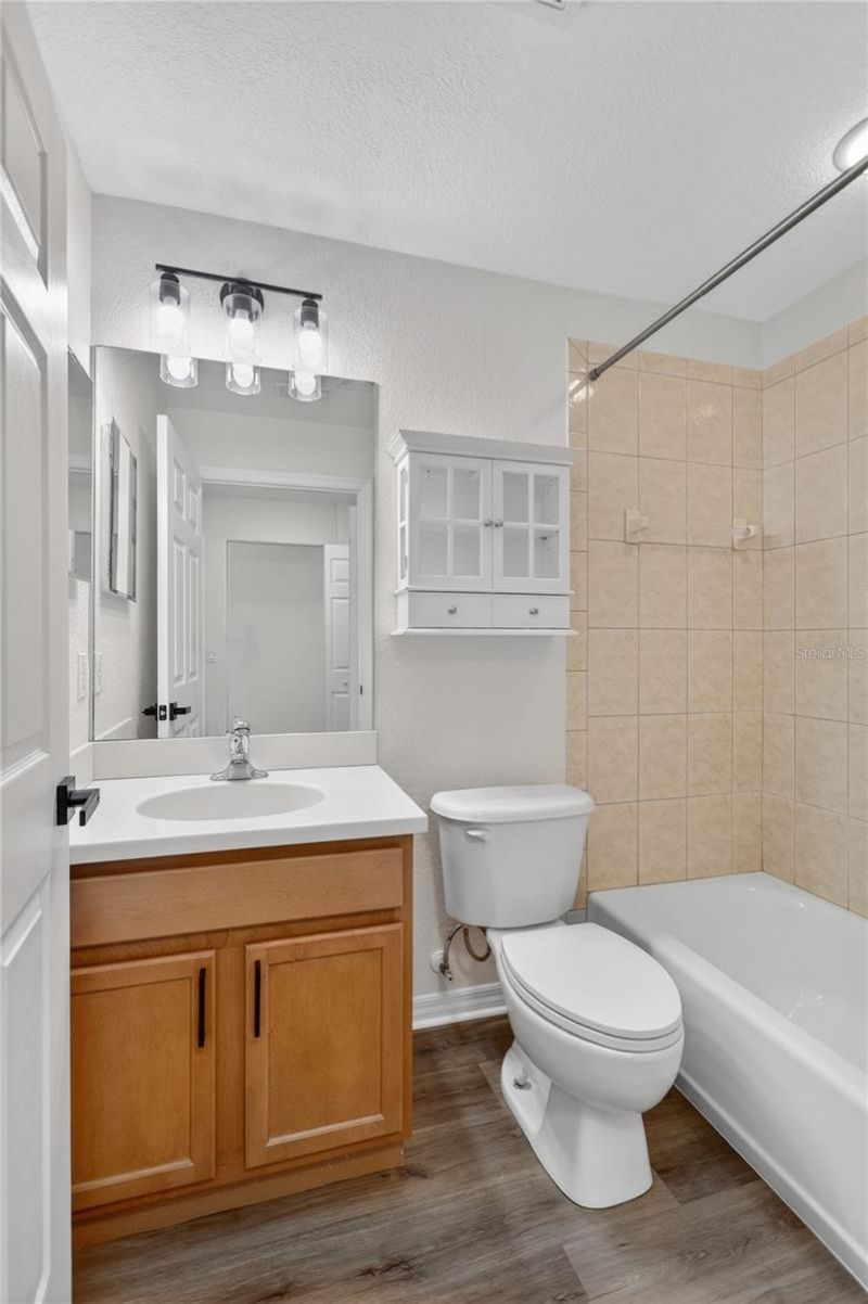 915 Fairwaycove Lane, Unit 101, Bradenton, FL 34212 Photo