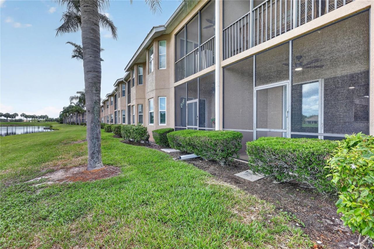 915 Fairwaycove Lane, Unit 101, Bradenton, FL 34212 Photo