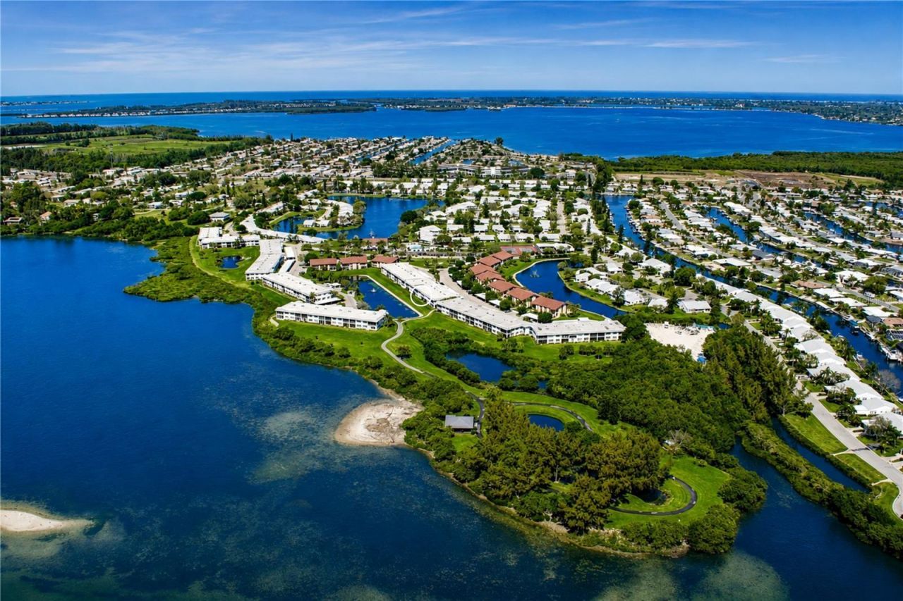 4809 Independence Drive, Bradenton, FL 34210 Photo