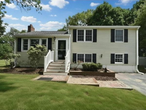 14 Centerville Drive, Salem, NH 03079