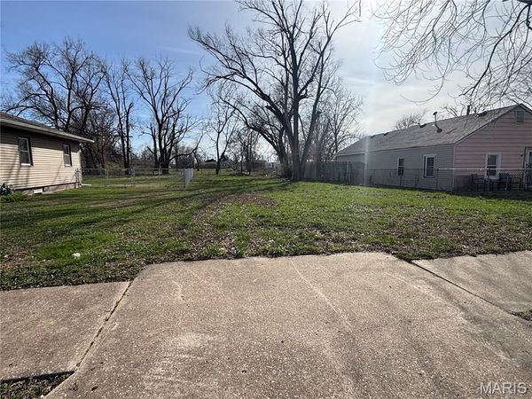 2815 Harding Avenue , Granite City, IL 62040