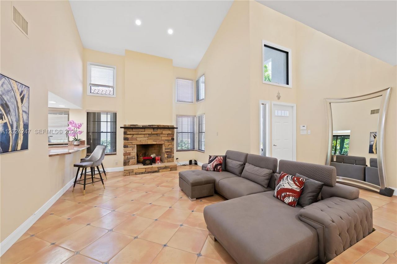 21718 Club Villa Ter, Boca Raton, FL 33433 Photo