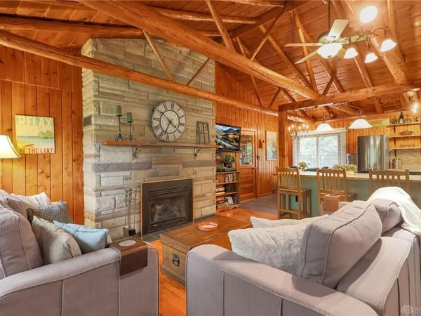 1401 E Choctaw Drive, London, OH 43140