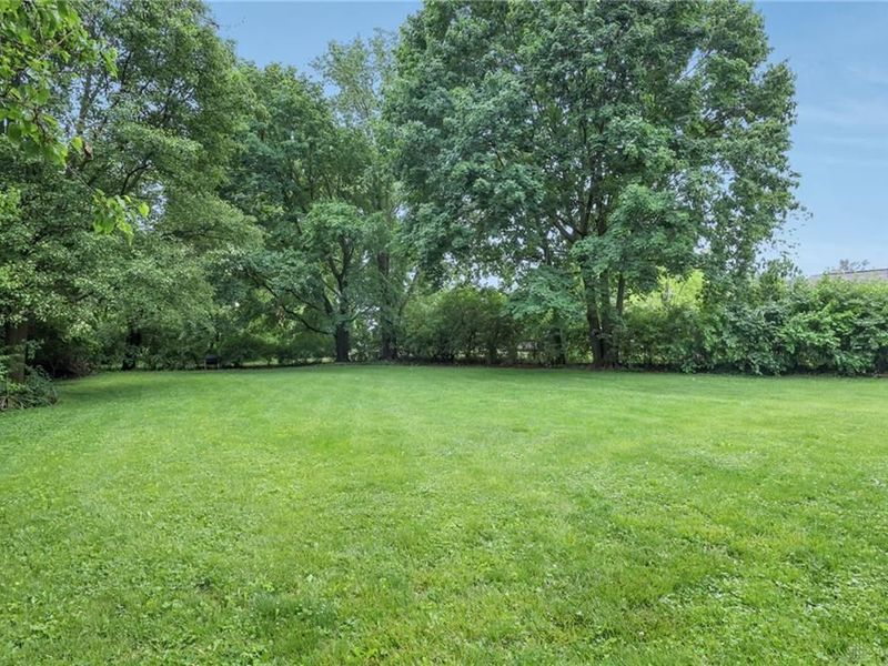 1401 E Choctaw Drive, London, OH 43140 Photo 17