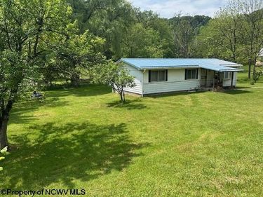 1111 Red Rock Road, Buckhannon, WV 26201