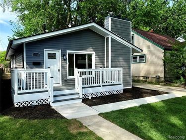 21805 Downing Street, St. Clair Shores, MI 48080