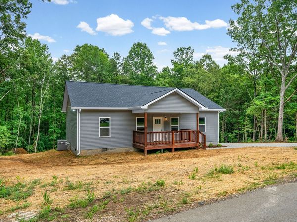690 Brazzle Rd , Waverly, TN 37185