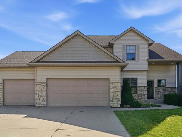 6821 Jane Austen Court, Johnston, IA 50131
