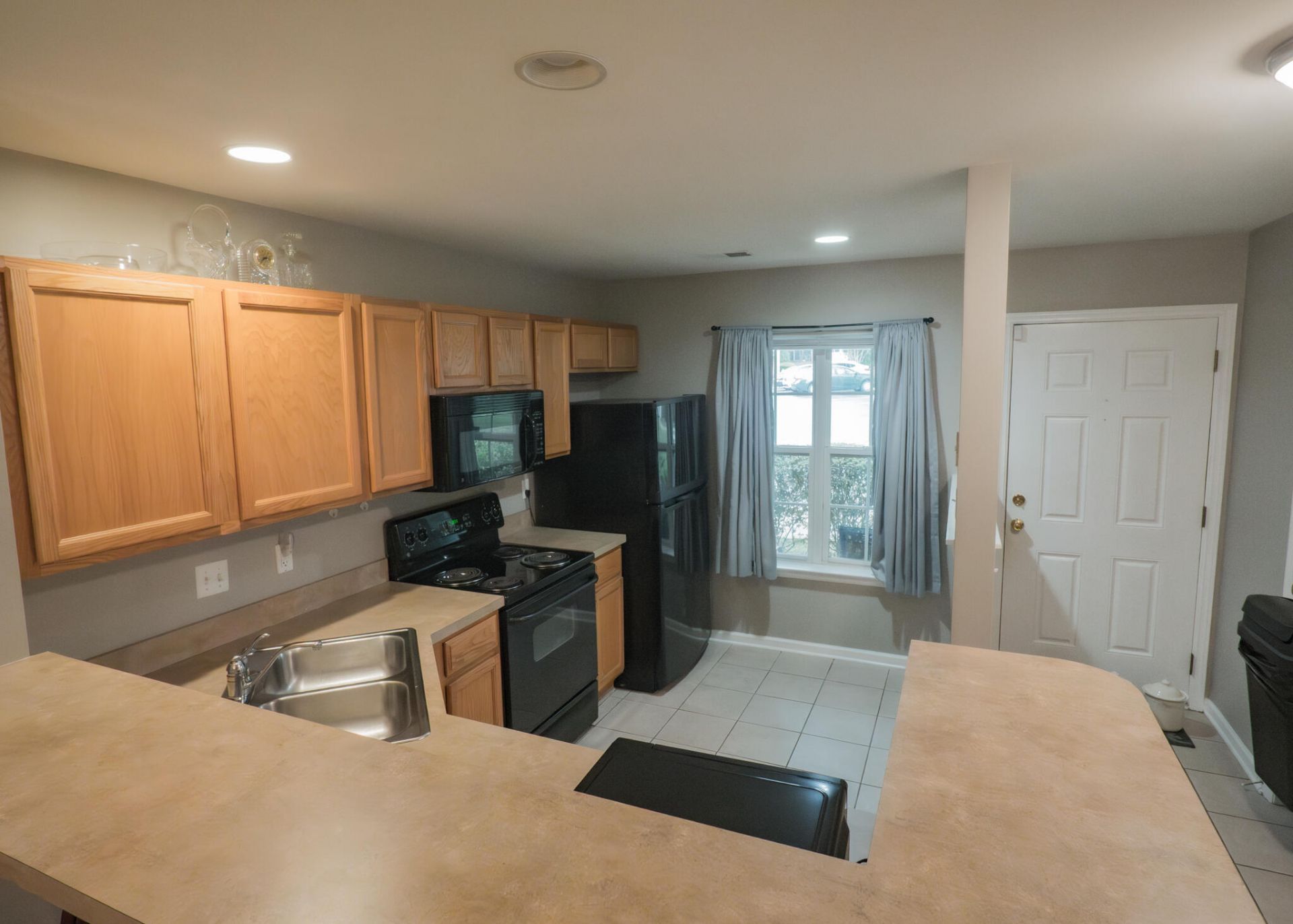 7919 Shadow Oak Drive Photo 4