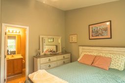 7919 Shadow Oak Drive photo 4